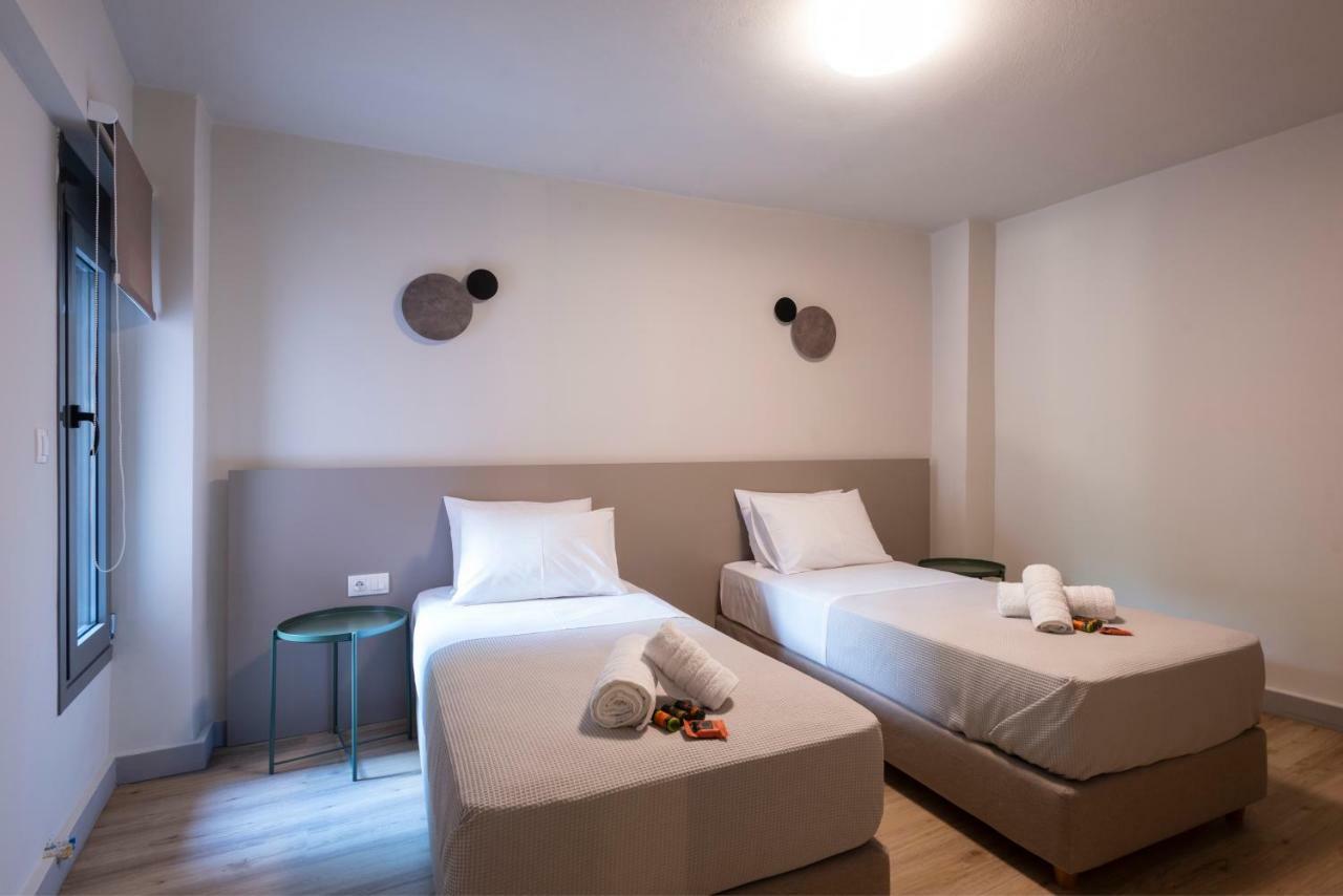 Groundfloor 2Br Apt With Smallyard Near The Heart Of Kalamata Exterior foto